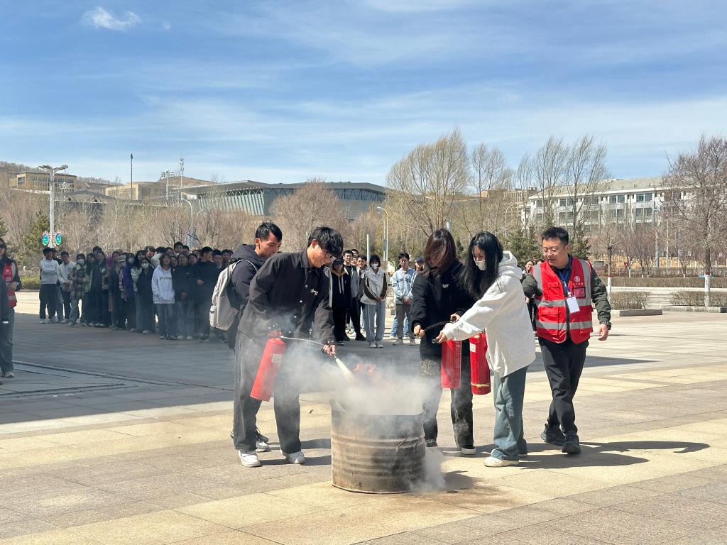 消防演练2.png 消防演练2.png